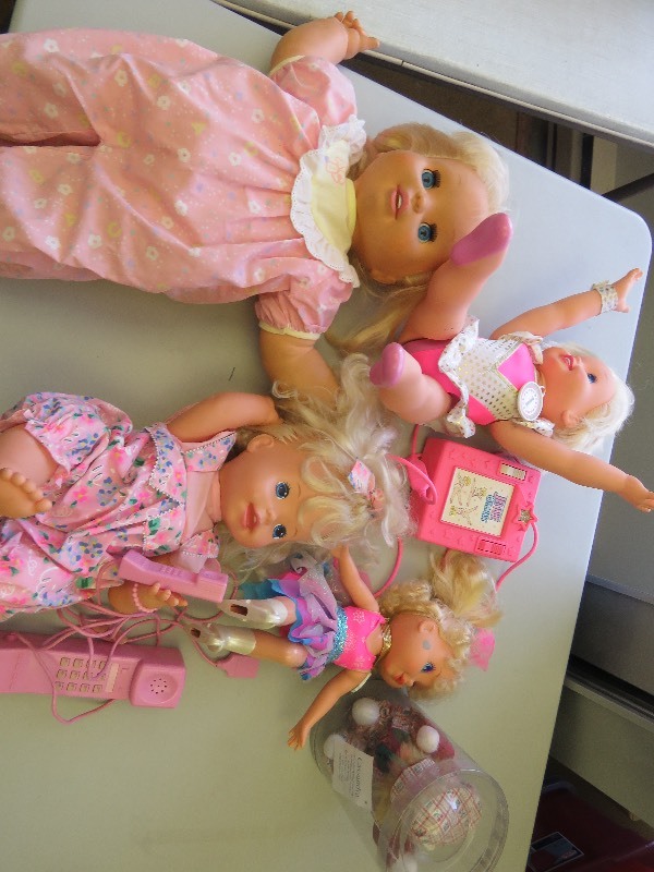 lot 288 image: Doll Lot