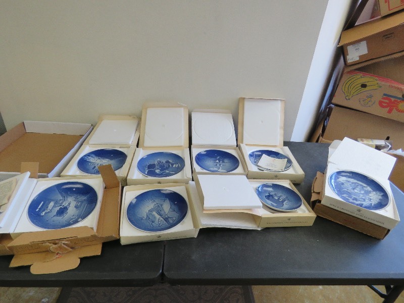 lot 295 image: Collector Plates