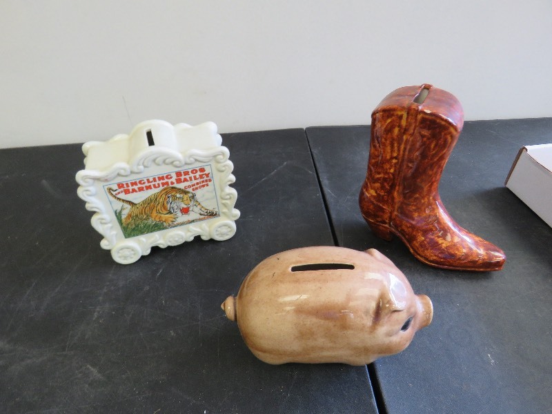 lot 306 image: Piggy Bank Lot