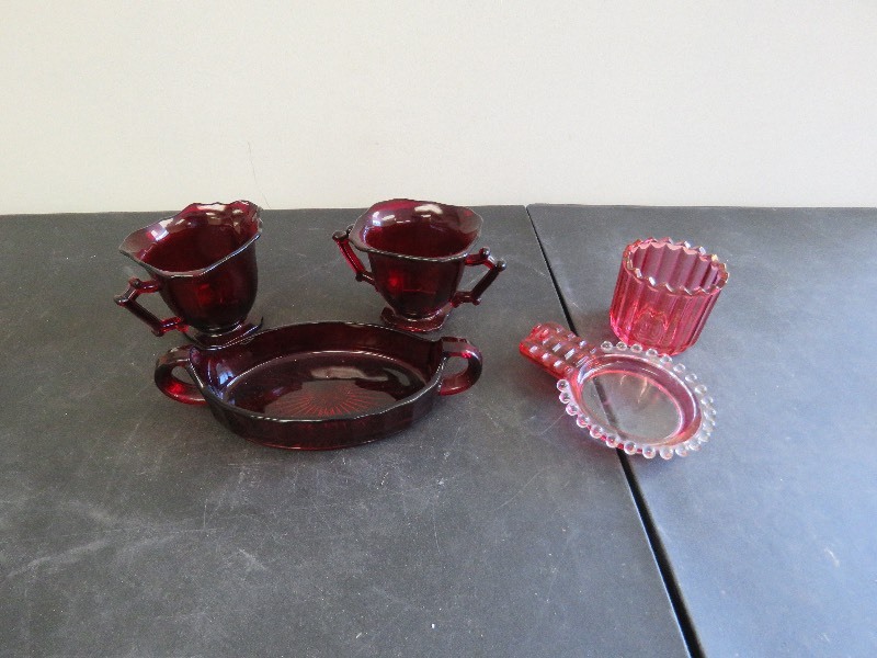 lot 308 image: Red Glass Lot