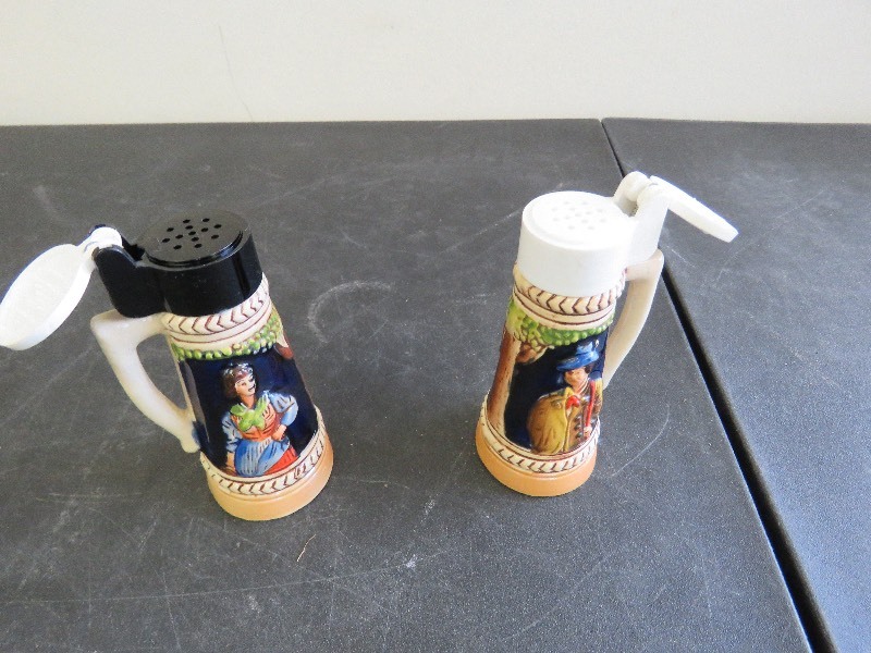 lot 309 image: Salt and Pepper Shakers