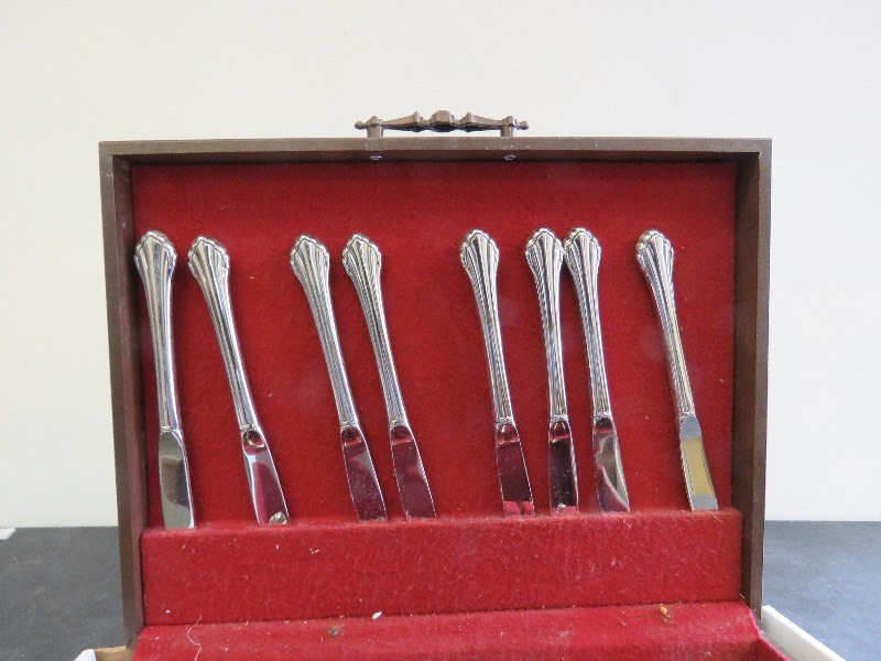 lot 326 image: Silverware Lot