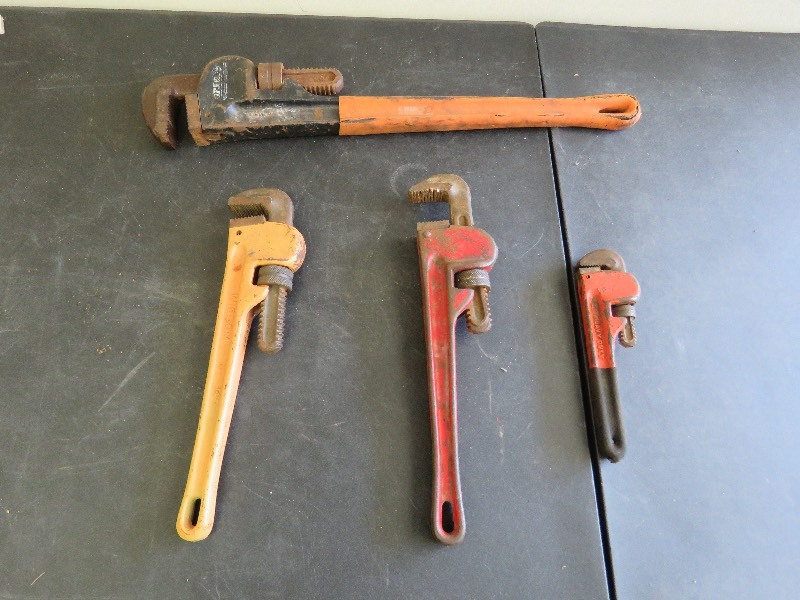 lot 332 image: Tool Lot