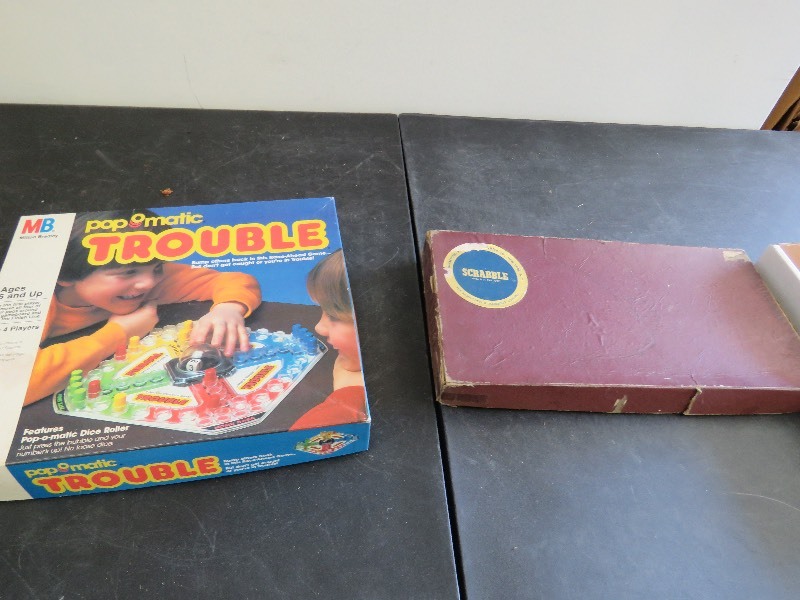 lot 347 image: Game Lot