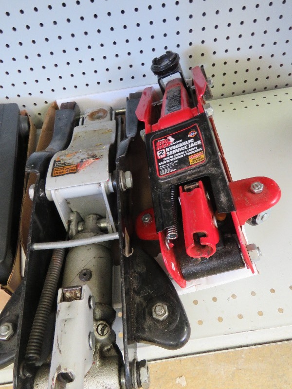 lot 352 image: Two Floor Jacks