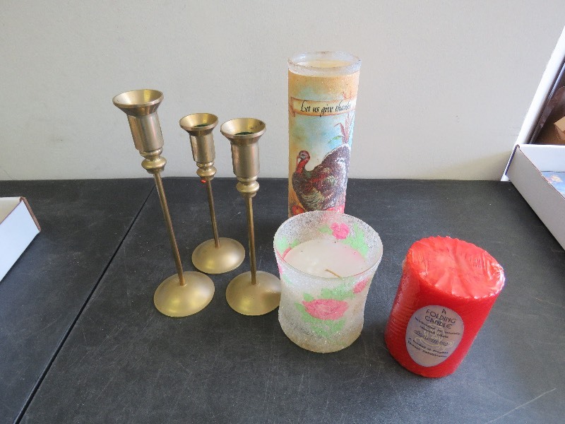 lot 369 image: Candle Lot