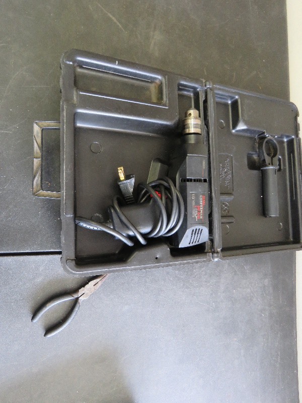 lot 375 image: Craftsman Drill