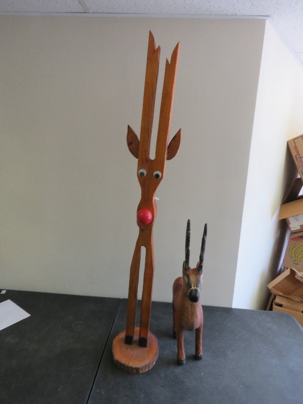 lot 392 image: Reindeer lot
