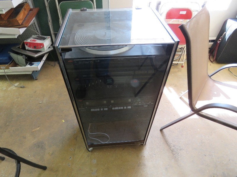 lot 394 image: Stereo