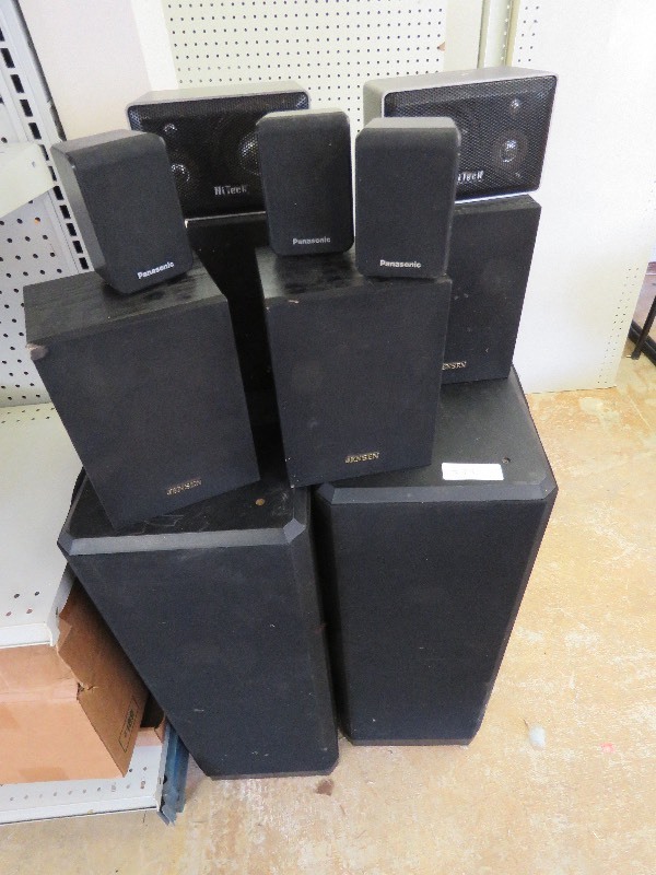 lot 395 image: Speaker lot