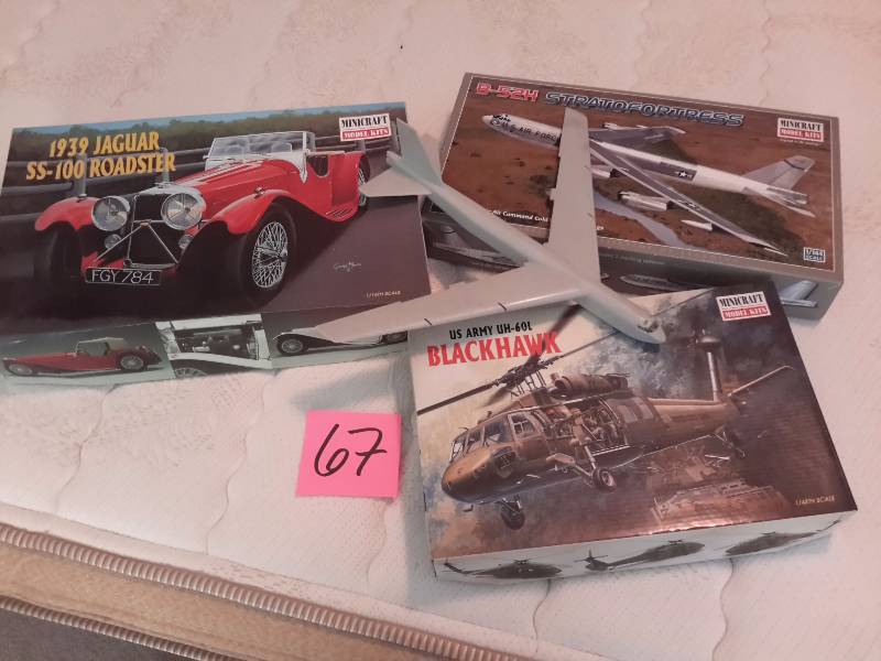 lot 67 image: 3 Models as shown.. One completed, 2 new in their box.. Look to be all there.