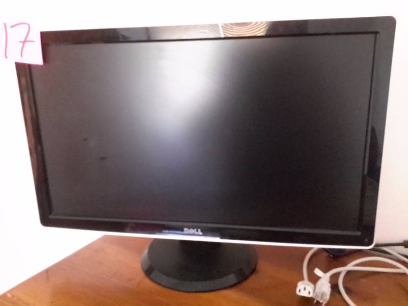 lot 17 image: Dell, 24 in Wide Screen Monitor.. Tested and works well.