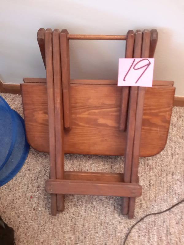 lot 19 image: Foldable Side Table.. Solid wood
