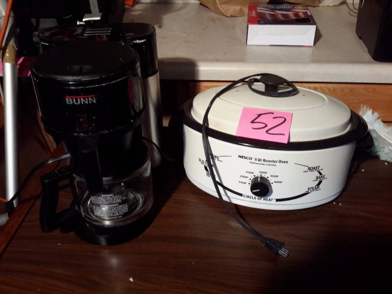 lot 52 image: NESCO, Roaster Oven.. BUNN, Coffee Maker.. Both untested