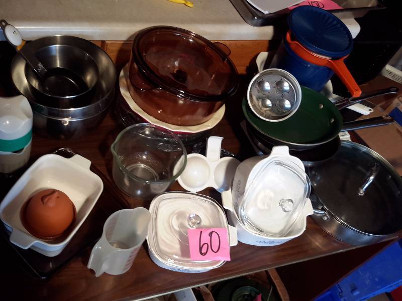 lot 60 image: Misc. Bowls and Casseroles and other kitchen items as pictured.. See closeups.. 3 Wolfgang Pucks Caf llection frying pans.. Only one cover