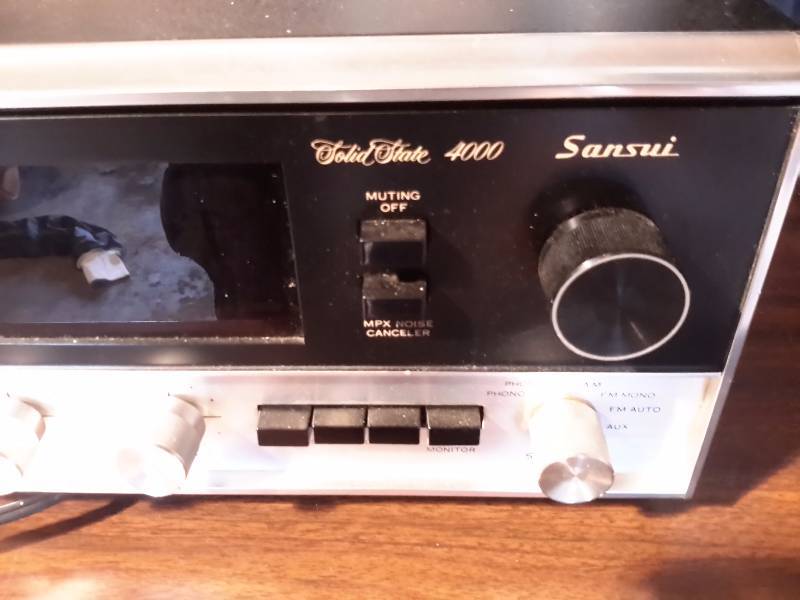 lot 37A image: Sansui, 4000 Receiver.. Plugged in and powered up, but no speakers so couldnt determine sound
