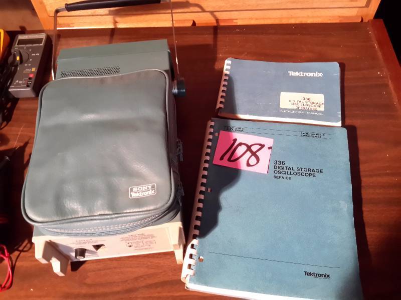 lot 108 image: Digitable Storage Oscilloscope.. SonyTektronix.. No idea what this does.. Untested