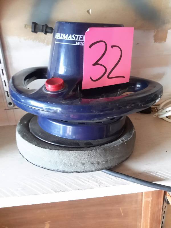 lot 32 image: Waxmaster, W109,Buffer