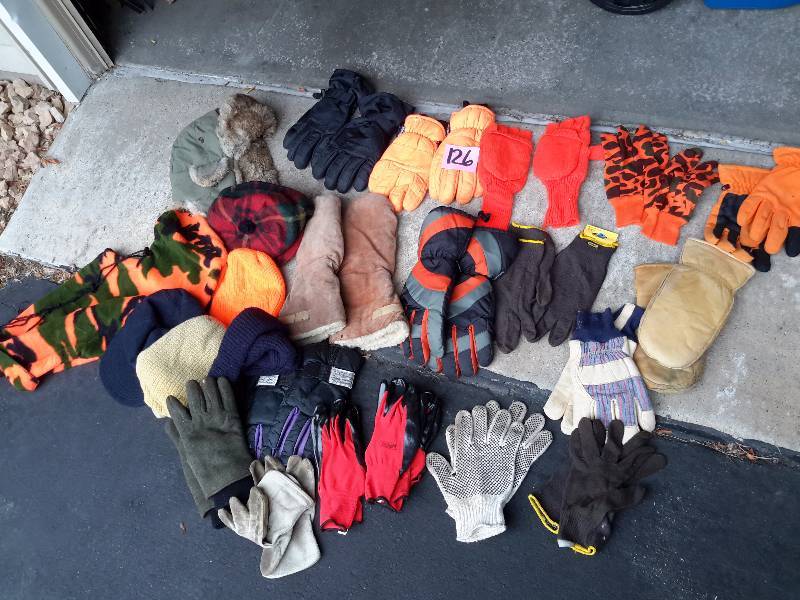 lot 126 image: Large lot of Gloves.. See closeups