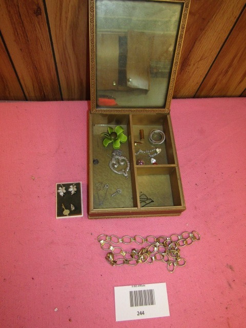 Jewelry box
