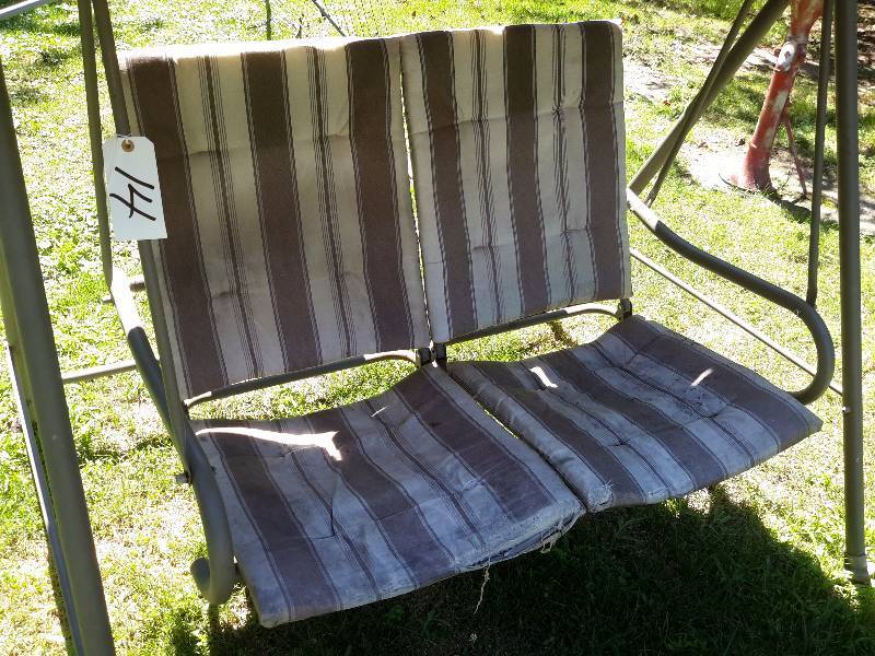 lot 14 image: 2 Person Swing with cover..