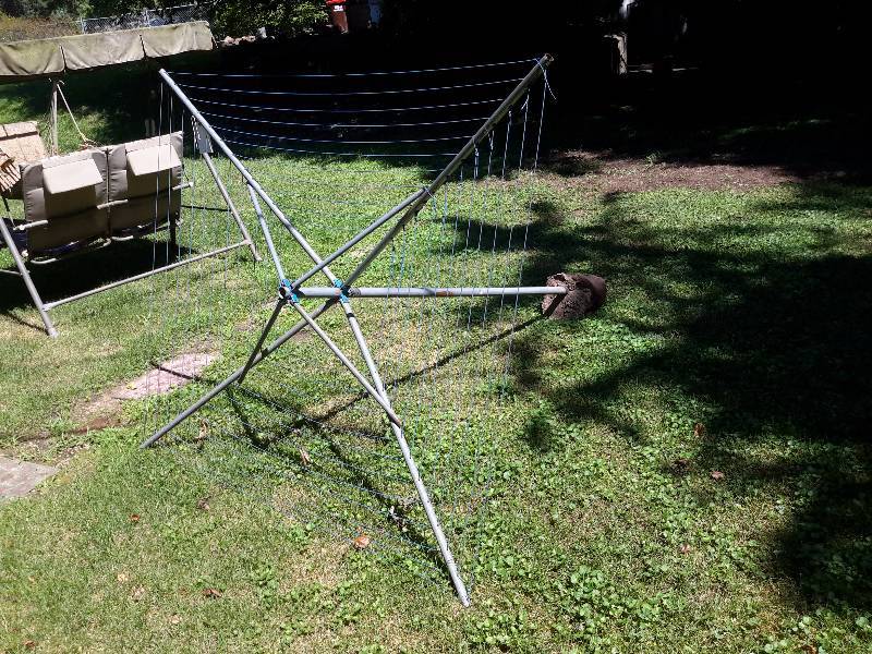 lot 15 image: Carousel, clothes line system. Just mount it in your yard.  Ready to use.