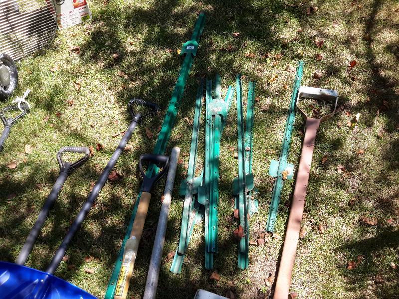 lot 29 image: Shovels, Ice Chisel, fence posts