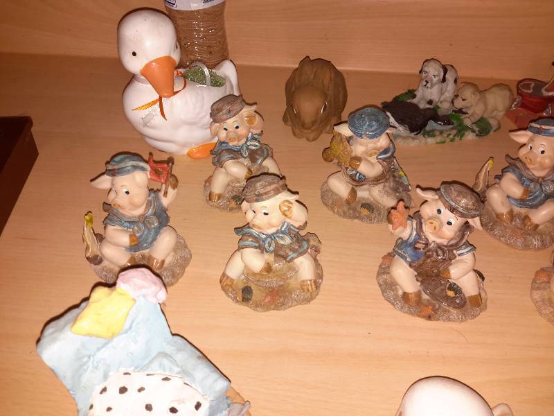 lot 44 image: Misc. Statuettes as pictured.. See water bottle for size perspective