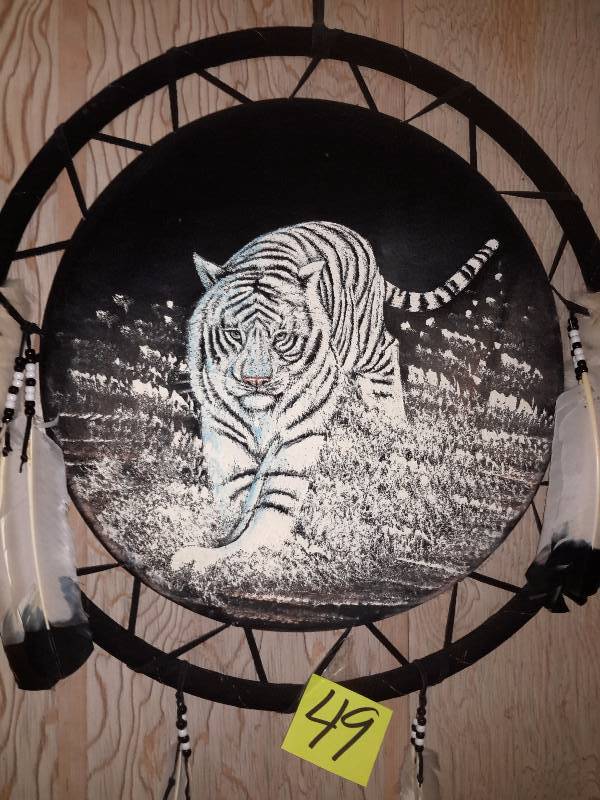 lot 49 image: Tiger Dream Catcher, Approx 12 in Diameter