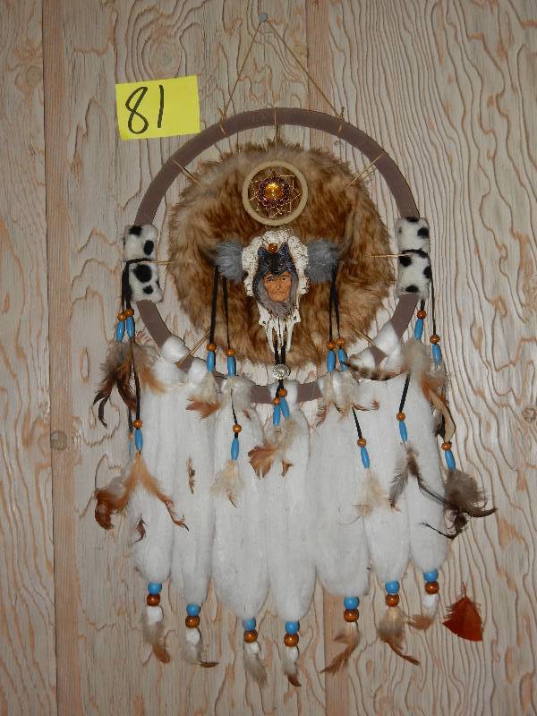 lot 81 image: Beautiful Native American Dream Catcher.. Approx 16in Diameter..