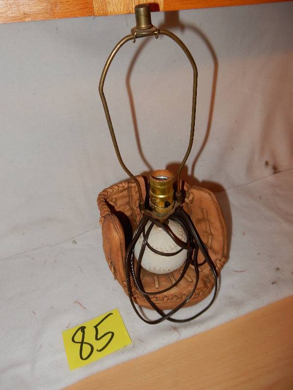 lot 85 image: Plaster cast Baseball Glove Lamp.. Untested. No shade  Approx 8 in diameter x 14in h