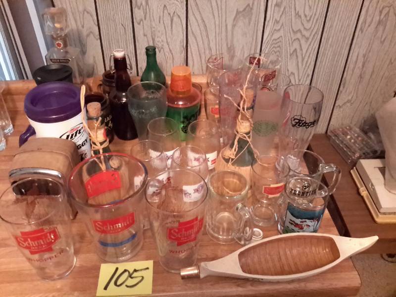 lot 105 image: Misc. alchohol related glassware..