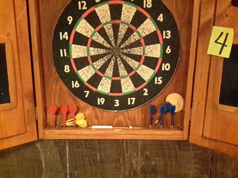 lot 4 image: Nice wood case Dart board.. 3 sets of darts.