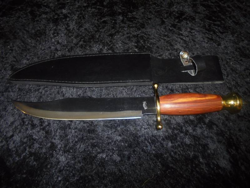 Frost Knife & Sheath - Wood HandleGold Accents, 9 Blade