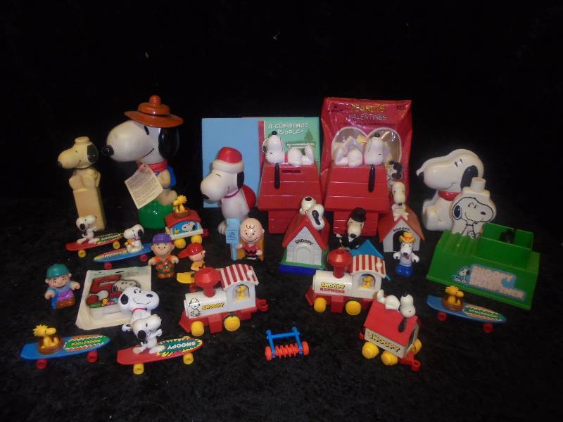 Lot - PeanutsSnoopy Toys