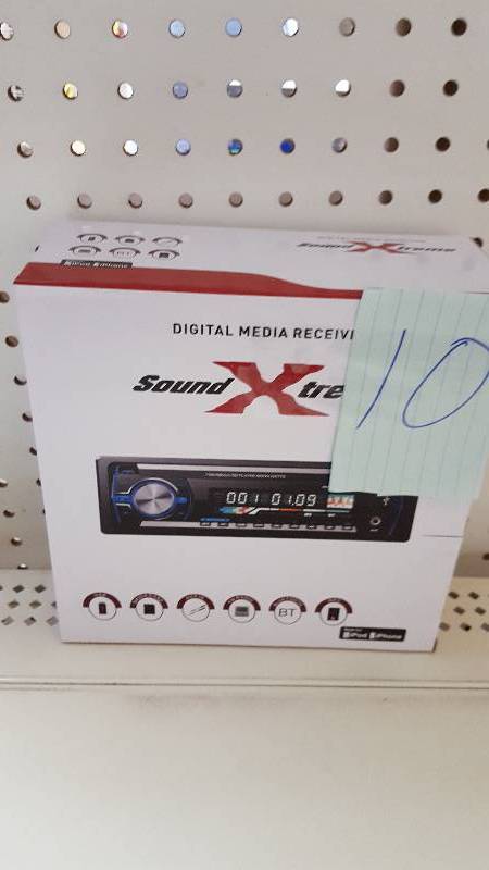 lot 10 image: Sound Xtreme Digital Media Receiver Car Stereo
