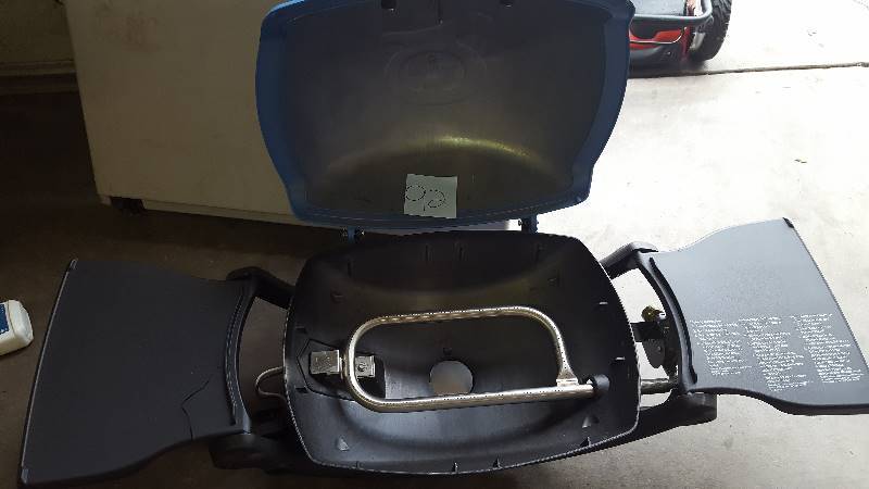 lot 92 image: Weber Grill Missing coooking grate and damage on 1 side