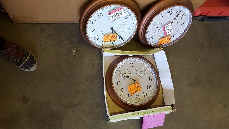 lot 102 image: Lot of 3 Acu Rite Clocks