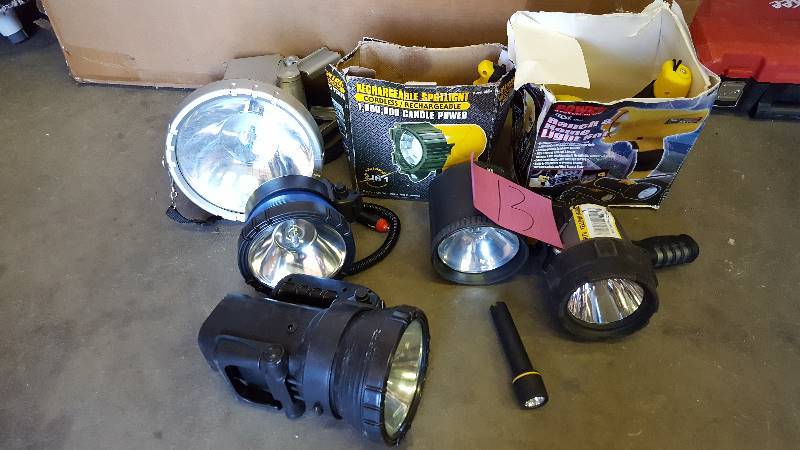 lot 113 image: Lot of Flashlights