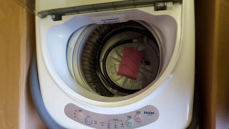 lot 122 image: Haier HLP21N Washer