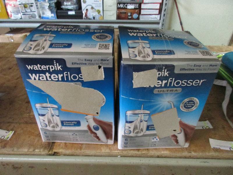 2 Water Flossers