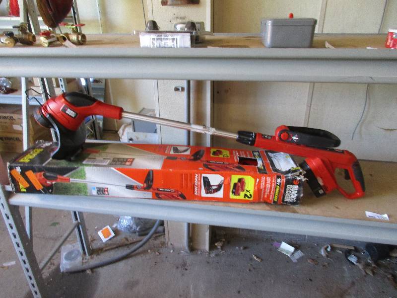 2 Black & decker Weed Whips