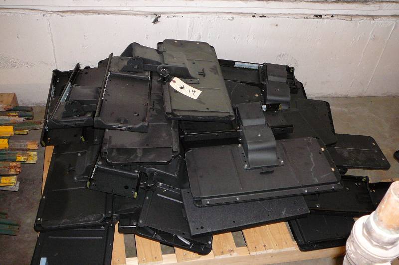 lot of wall mounts