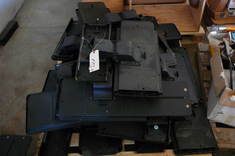 lot of wall mounts