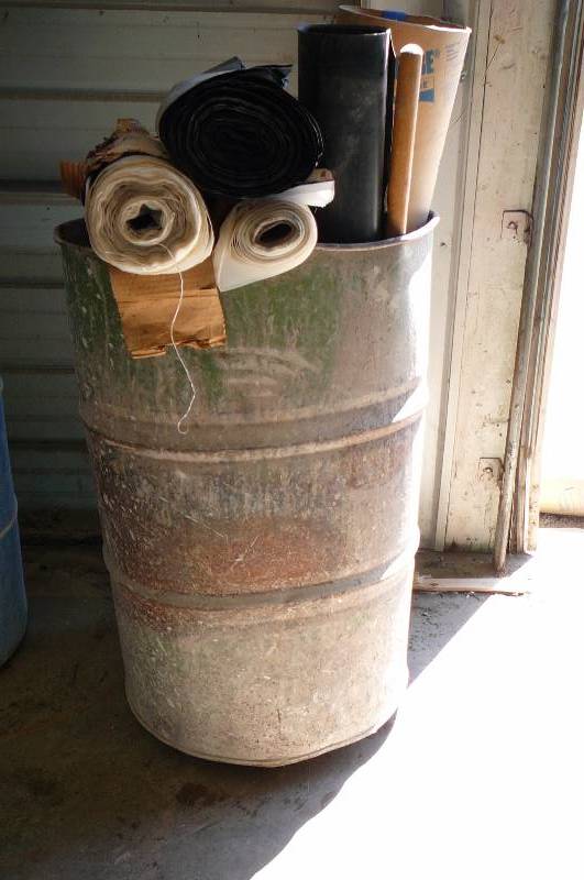 black plastic & clear plastic rolls rebar, wooden handles