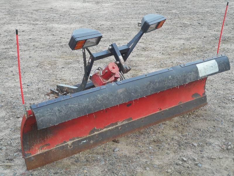 lot 1 image: Western Uni-Mount 7.5ft Snow Plow, New Steel Cutting Edge, In Solid & Working Condition