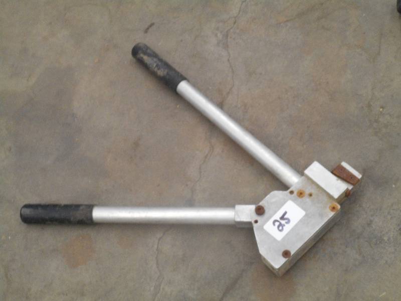 lot 25 image: (1) Aluminum Fence Crimper Tool ...