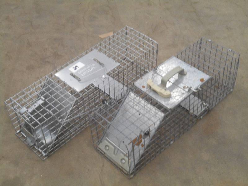 lot 29 image: (2) Rodent Live Traps--(1) Is New ...