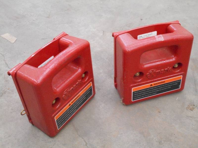 lot 38 image: (2) Like New Exmark Commercial Mowe...