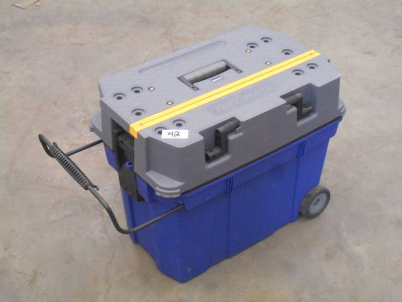 lot 42 image: TuffMate Rolling Toolbox With Tray ...